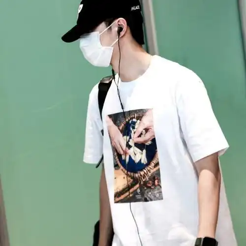 王一博机场同款t恤售罄##王一博带货王者