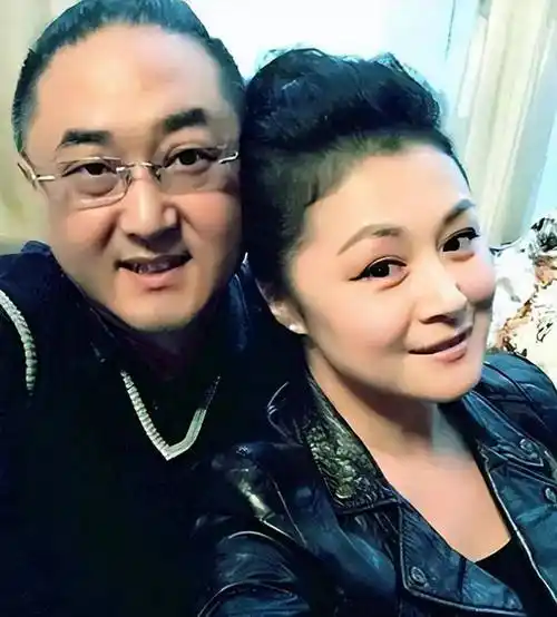 她是赵本山小姨子,演谢大脚成名,去世1年后,真相令人心疼_张学松_弟弟