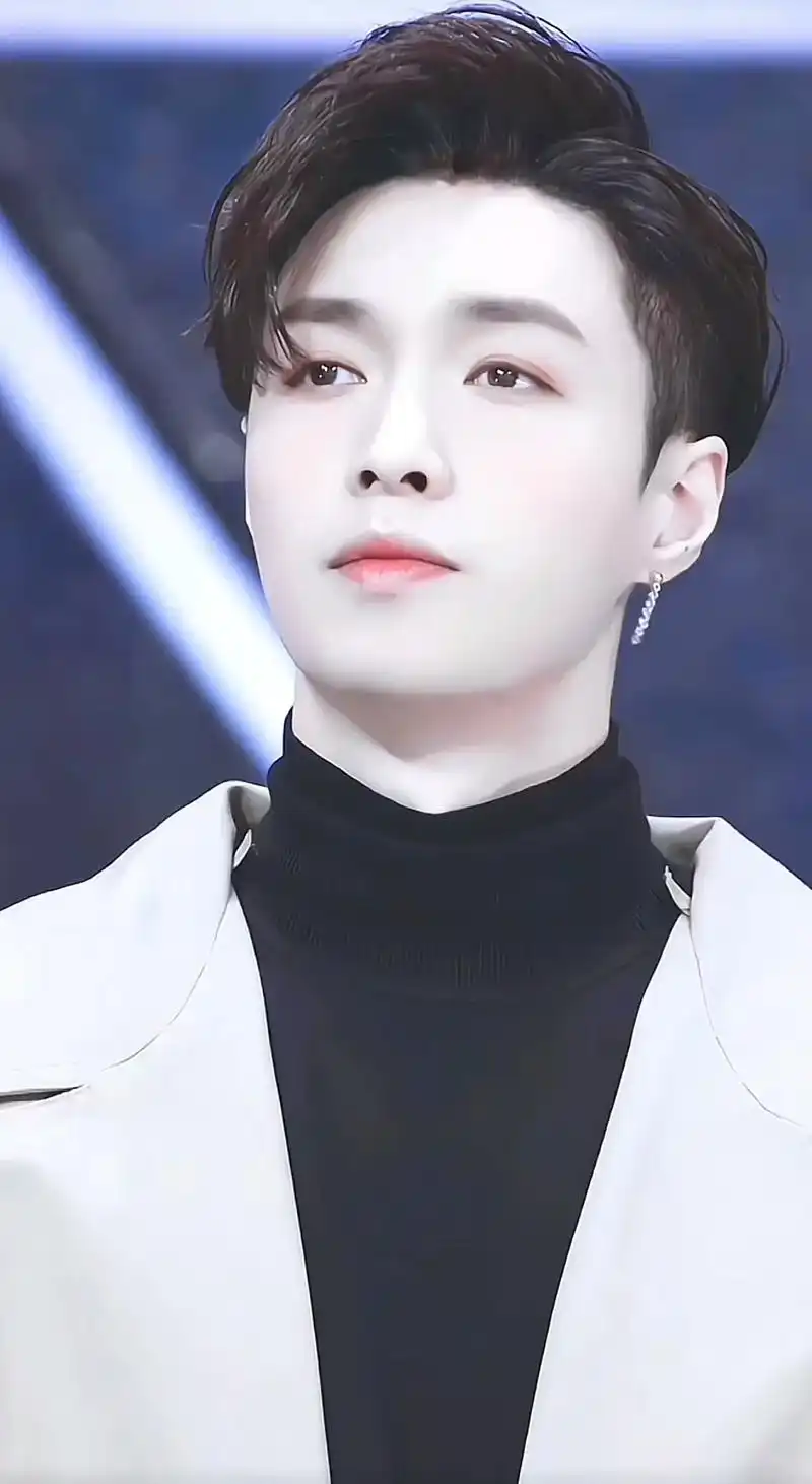 坚定而唯一的爱.#张艺兴 #贝壳女孩 #张艺兴高清美图  # - 抖音