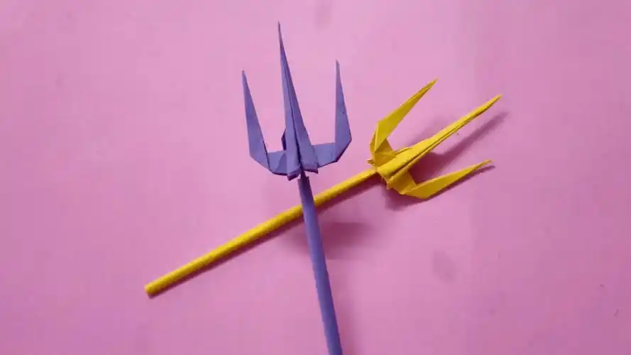 教你用2张纸折三叉戟,做法很简单,几分钟就学会,好玩有趣不伤人_哔哩