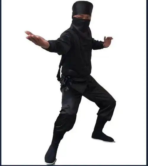 口罩,茫茫人海没有太多的人显露面孔,像极了武侠小说里的"侠客蒙面人"