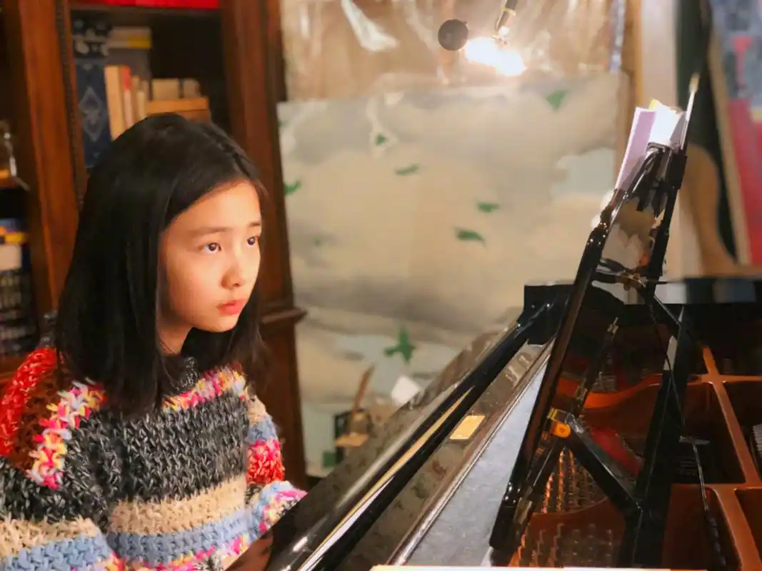 13岁黄多多染发像叛逆少女,黄磊爸爸看了想打人