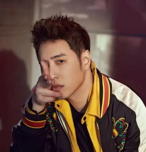 婚后4年,潘玮柏胖到200斤:差点认不出