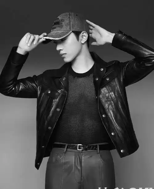 十九岁的赖冠霖好有镜头感,最新时尚大片尽显别样魅力,实在太绝_照片