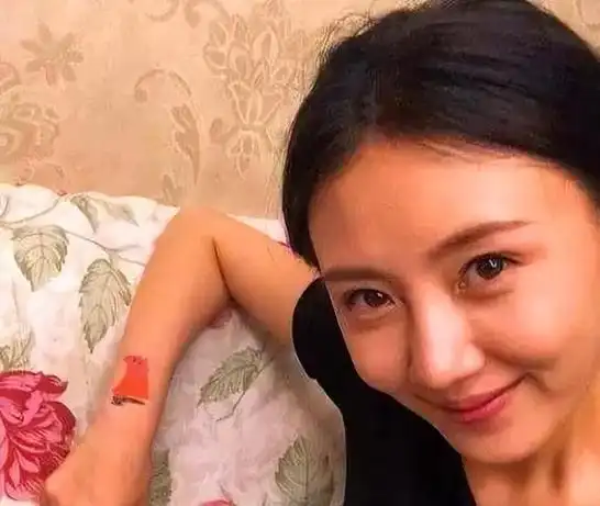 父亲的无缝衔接也被张博宇看在了眼里,他虽然很想和父亲亲近,但是