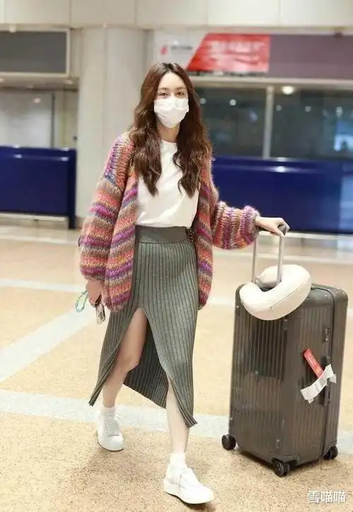 沈梦辰机场秀美的差点没认出来!