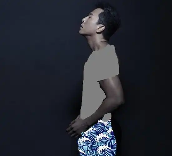 国外鲜肉代言内裤800万赞,国内明星呢?