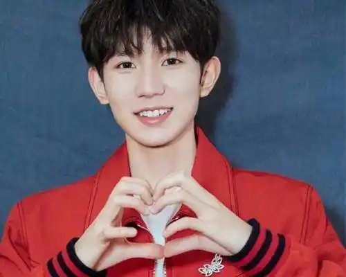 王源,王一博,张艺兴,肖战,王俊凯比心的样子,有撩到你吗?