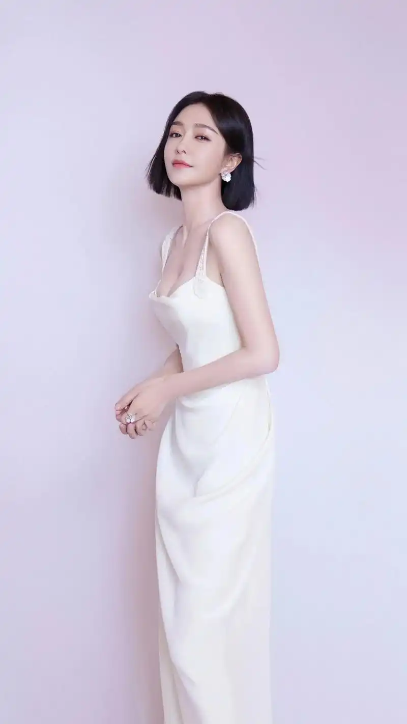 秦岚 #明星壁纸 - 抖音