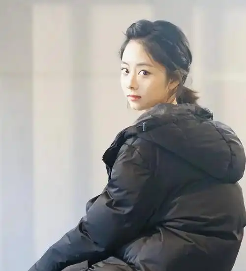 "国民初恋"谭松韵个人资料简介(出道15年无绯闻,却在事业上升期突发