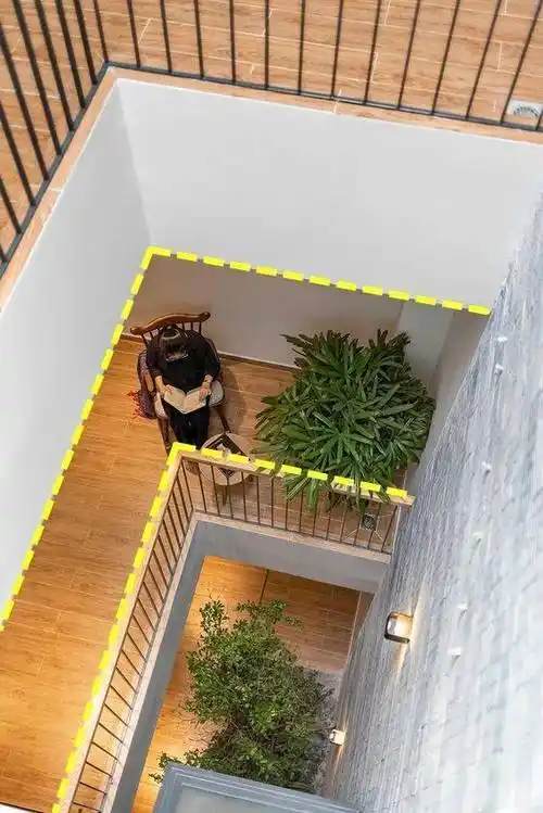 自建房和别墅都不错中间挖个天井腾出50cm就能添加几个阳台