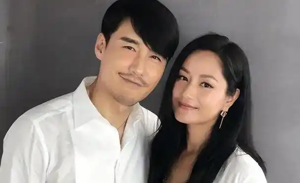 演员胡兵暗恋瞿颖30年曾被母亲催婚51岁仍未婚未育