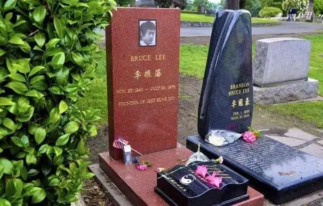 直击去世的明星墓园张国荣最神秘姚贝娜倍受争议