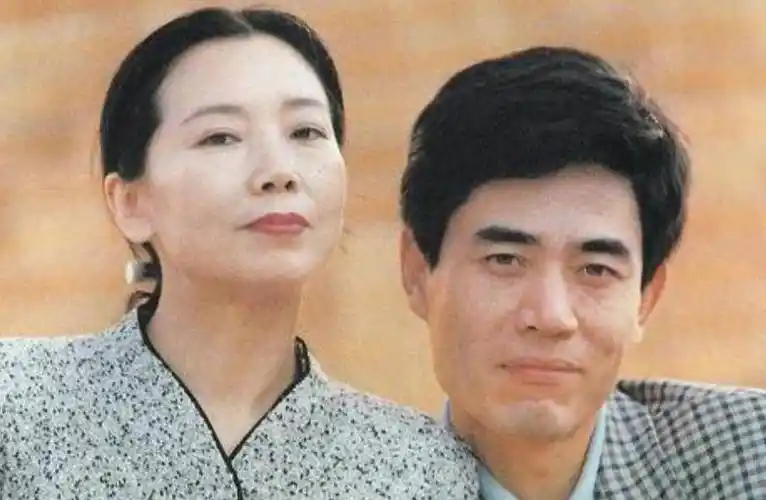 10位爱情干净的"老戏骨",最长65年,最短30年,这才叫榜样_陈道明_妻子