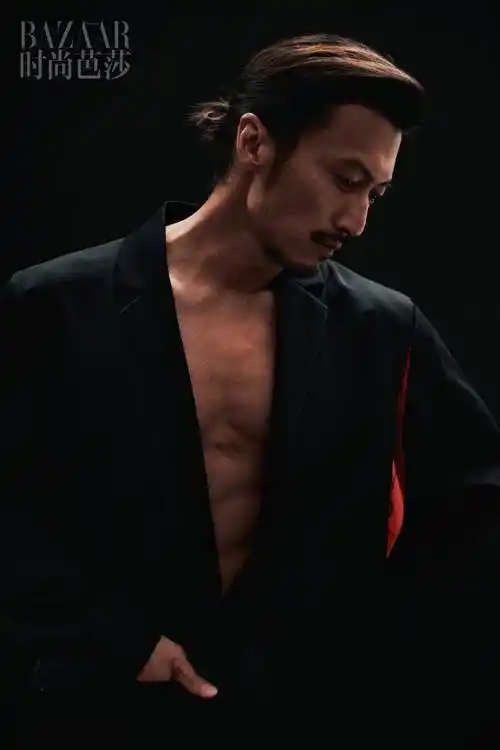 谢霆锋时尚芭莎十二月刊封面于一招一式间彰显自我锋芒