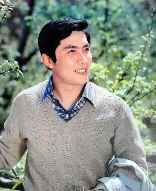 80年代影星唐国强罕见剧照老照片当年的奶油小生太帅了