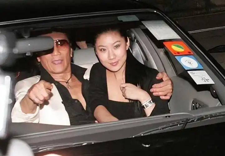 回顾:模特coco与谢贤相恋12年,青春换来2000万,如今的她怎样了