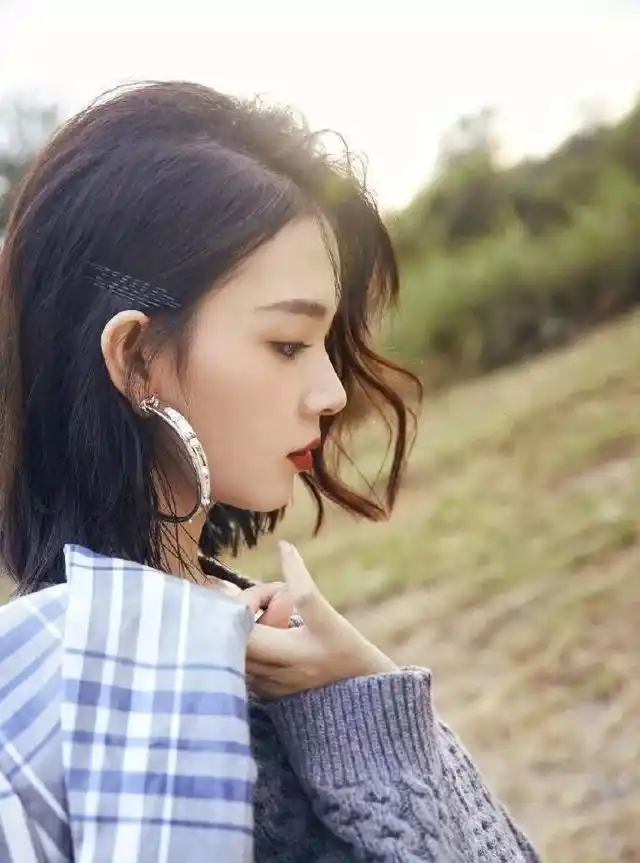 身高170硬生生穿出萝莉感,陈瑶做到了,娃娃脸超模范这身材我服