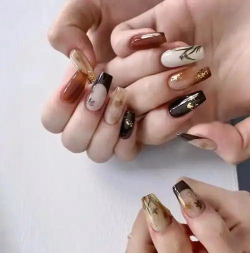 今年流行的美拉德风美甲,你做了吗?#美拉德风 #美出高级感  - 抖音