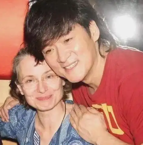 康粹兰:与周华健从夫妻到"姐弟"再到"母子",幸福背后有泪水