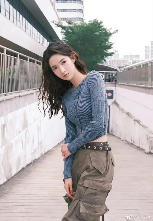 王玉雯居然这么高