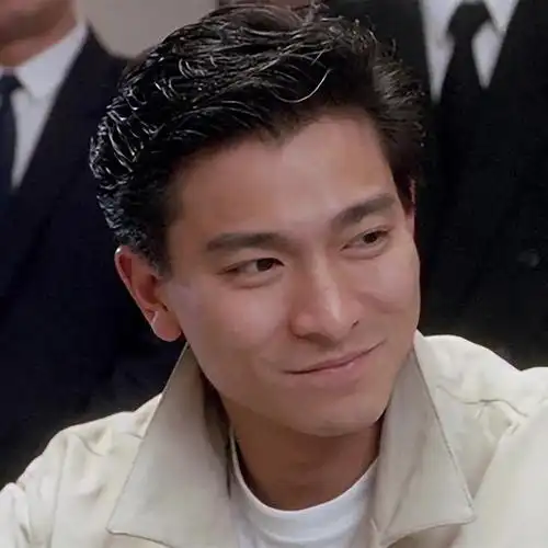 20岁出道,今年已经61岁的刘德华,曾是香港"四大天王"之一,是无数少女