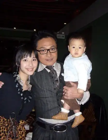 2006年在拍摄电视剧《封神榜》时,马景涛结识第二任妻子吴佳尼,出生于