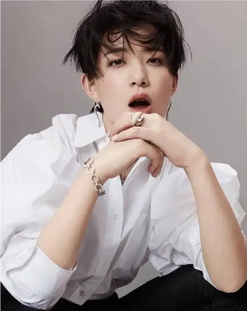 p>李斯丹妮 i>(dany lee) /i>,1990年4月26日出生于四川省成都市