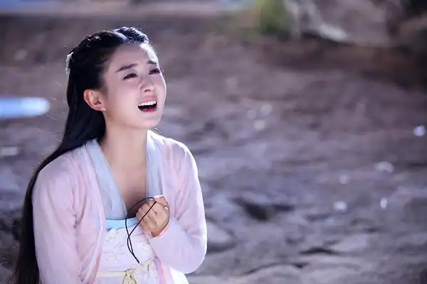 花千骨赵丽颖眼技惊人天生无泪虐哭观众