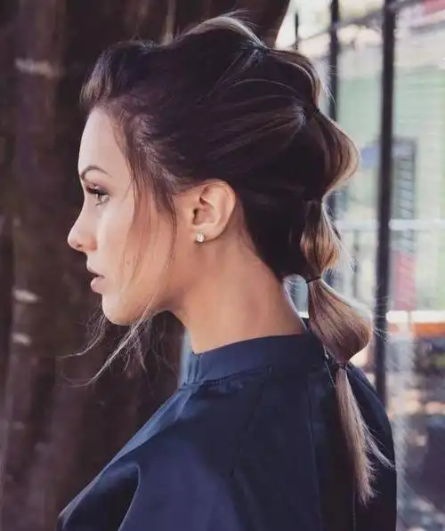 长发女孩经典的运动发型,健身时也可以美美哒!