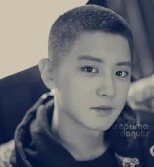 exo成员集体寸头,队长精神,主唱显老,朴灿烈张艺兴认真的?