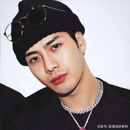 有一个毛线帽大户叫做——王嘉尔