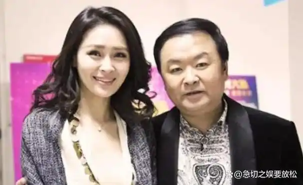 于明加结婚后,依然沉浸在十足的幸福之中,作为人民艺术剧院的一员,她