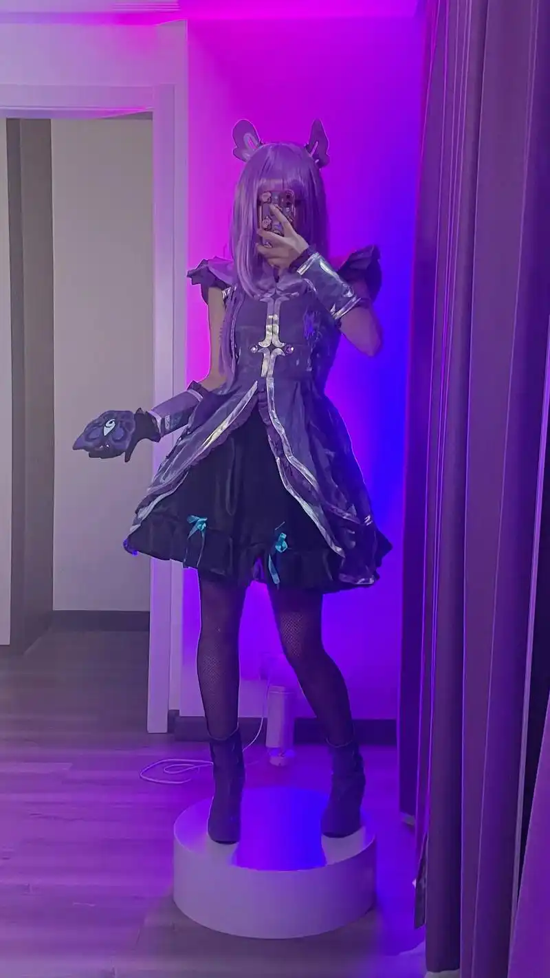 我可不会输给凌美雪 #严莉莉 #巴啦啦小魔仙 #cos - 抖音