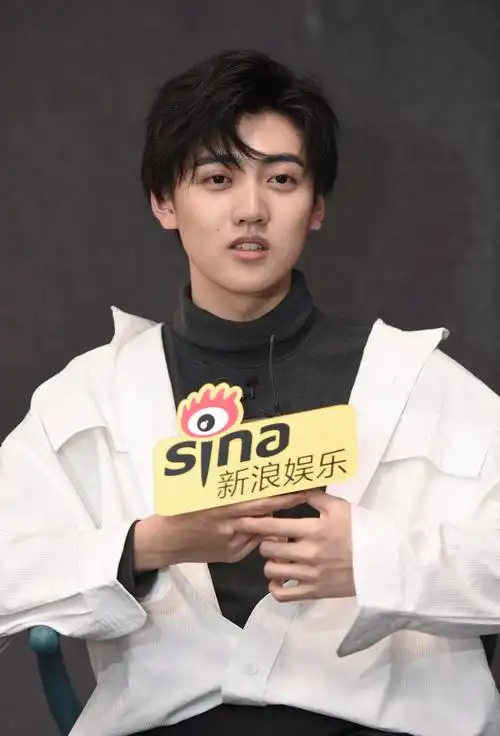 创造营2019焉栩嘉活动照图片410