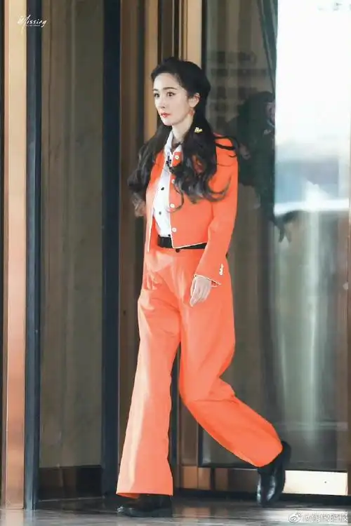 杨幂密逃4双马尾回归剧照##杨幂双马尾造型剧照