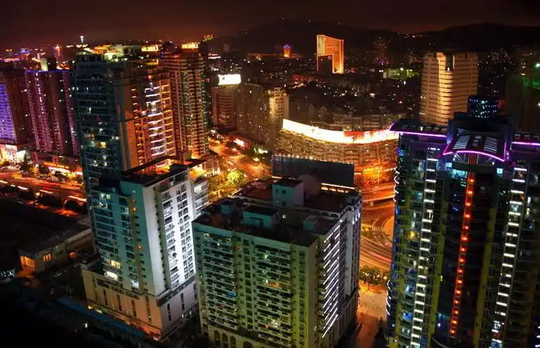 楼顶拍夜景. 居高临下