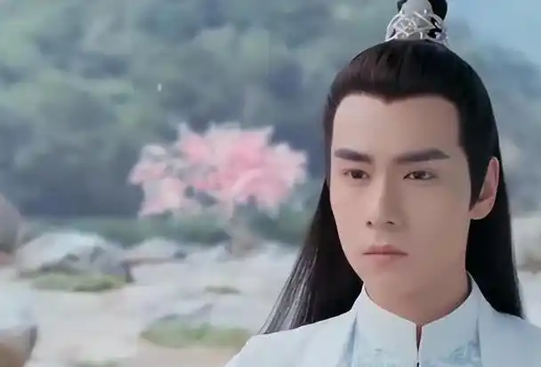 惜花芷忍得了张婧仪的妆容忍不了胡一天的古装