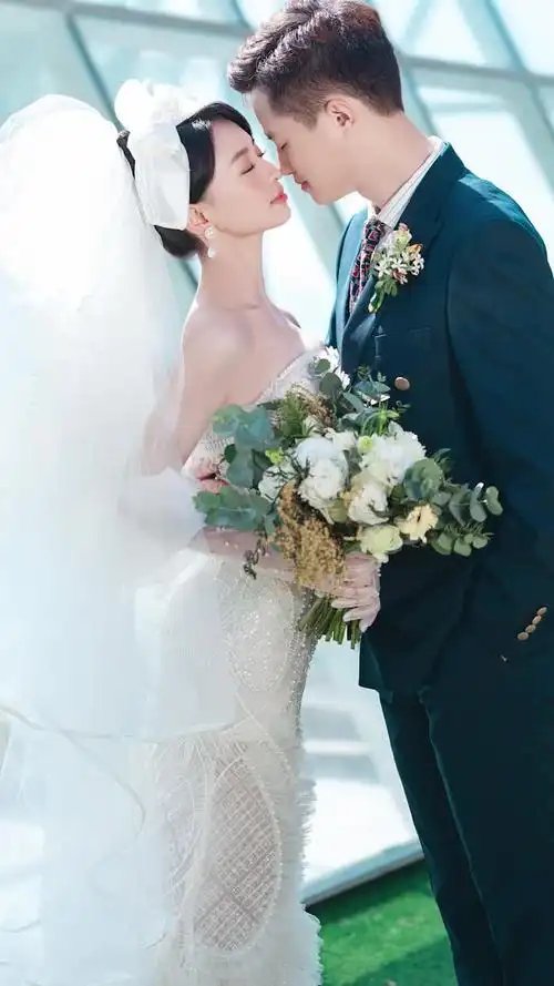 最萌身高差,电视剧男女主的爱情,慕了慕了~他们的婚纱照好看吗?