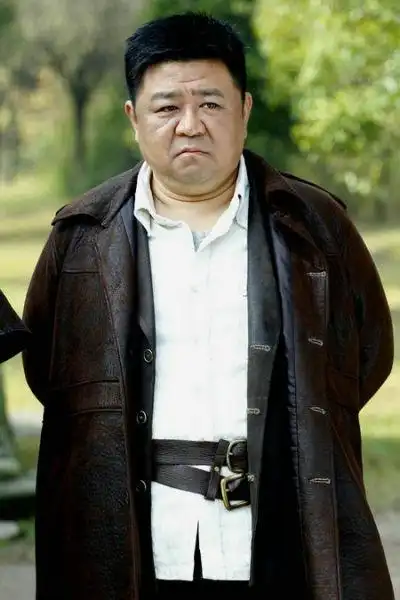 《猎狼人》广东开播 梁冠华转型当英雄