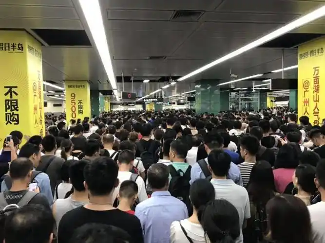 五一前真实的广州晚高峰地铁人从众公交蜗行爆堵多图