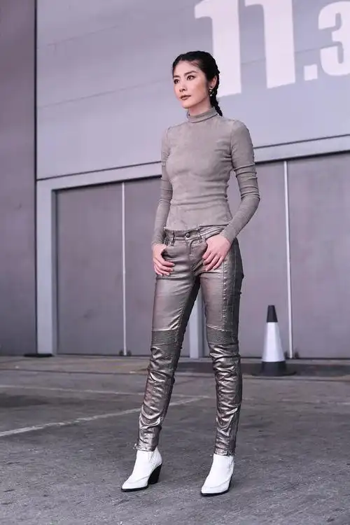 陈慧琳穿衣品味在线,一件白色蛋糕连衣裙高贵洋气,女神范十足