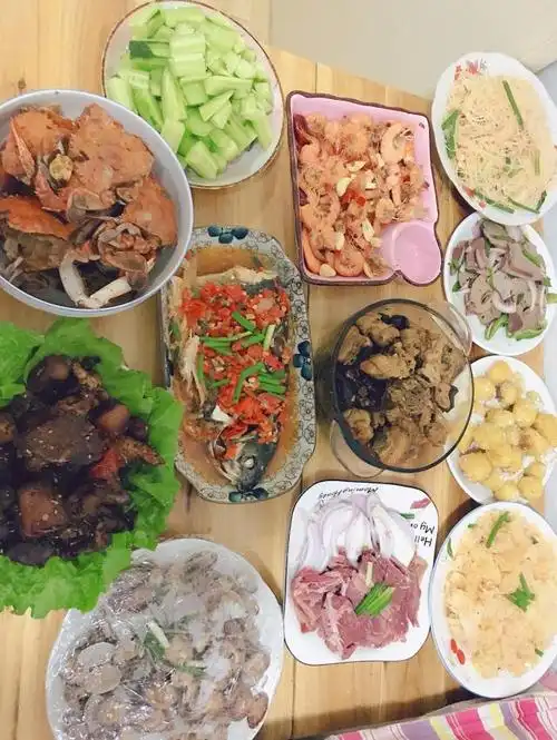 为86岁外婆准备的生日晚餐,在家吃也隆重,外婆很满意