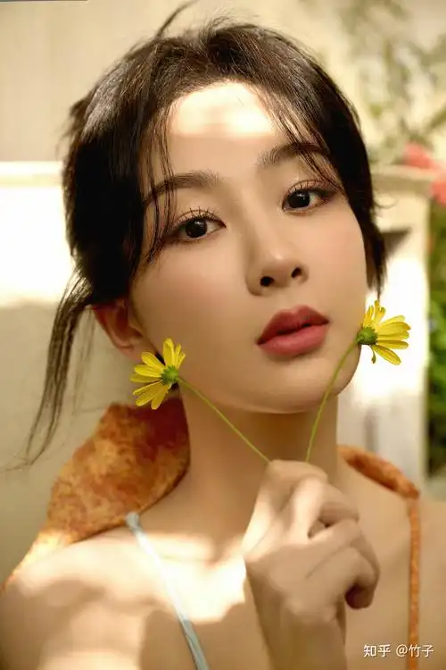 你为什么喜欢杨紫,她有什么好看的照片吗? - 知乎