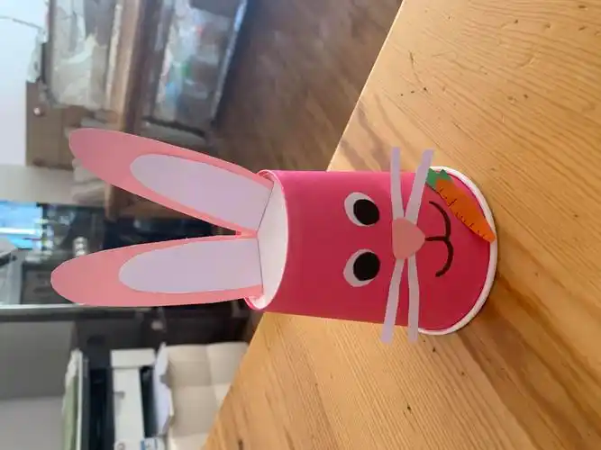 手工篇—纸杯兔子 写美篇  亲爱的小朋友们,大家喜欢制作一些有趣好玩