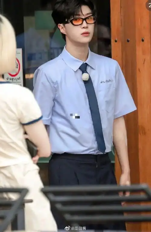 蔡徐坤最后一期是卧底,有大量的镜头,应该也不好打码,后期范丞丞的