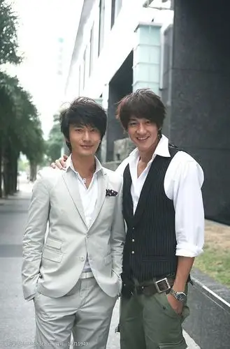 黄晓明何润东图片