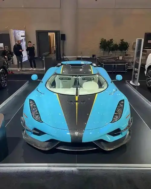 超高清的世界十大豪车……1:astonmartin和其他所有跑车都不同的是