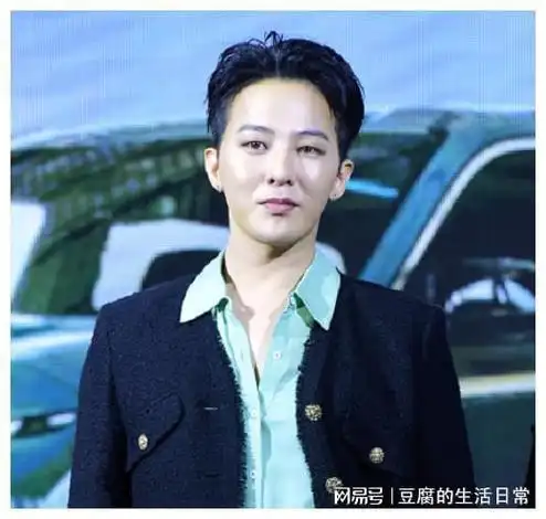 权志龙自退伍后,几乎没什么公开活动,个人行程也就备受关注.