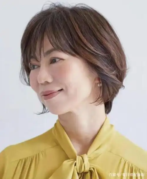 四五十岁的女人发型别瞎整了选这4款就对了好看又减龄